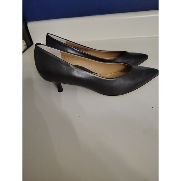Vionic Josie Black Designer Leather Slip On Kitten Heel Pumps Dress Shoes 7 - Picture 1 of 9
